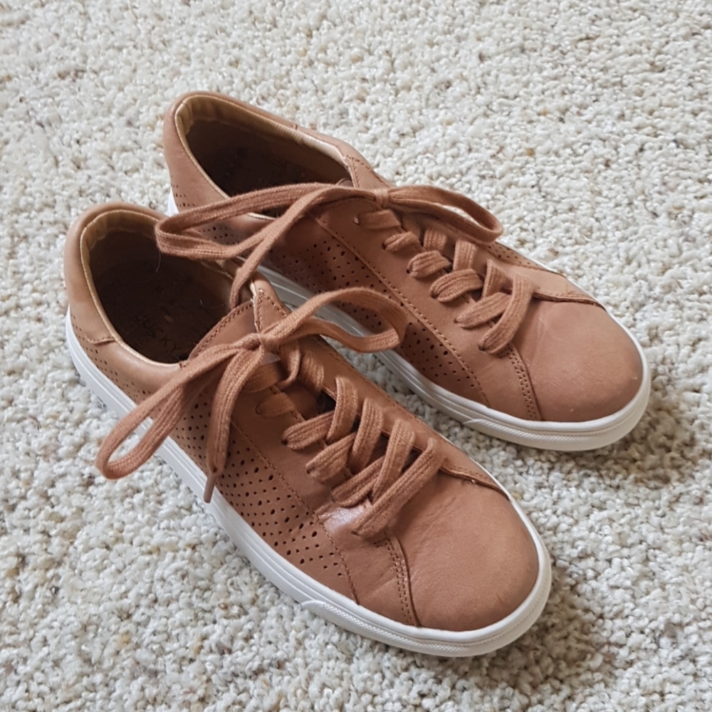 Brown leather trimmed sneakers